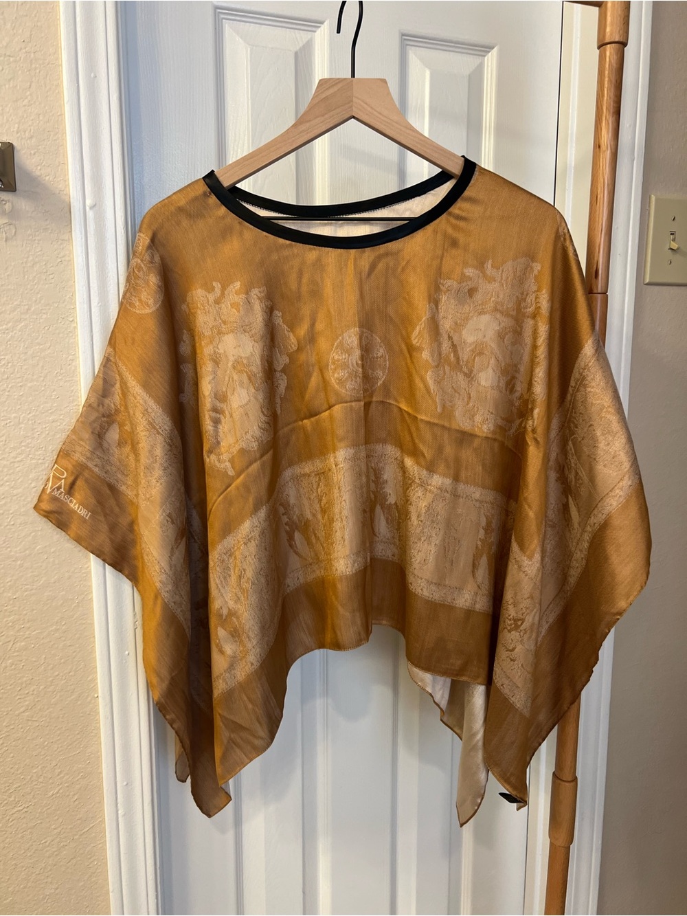 Pierangelo Masciadri 100% silk Made in Italy Shawl